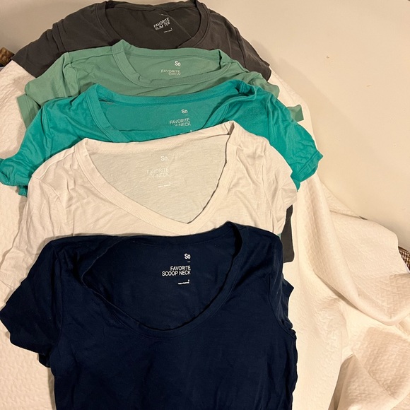 basic shirts. - Picture 3 of 5